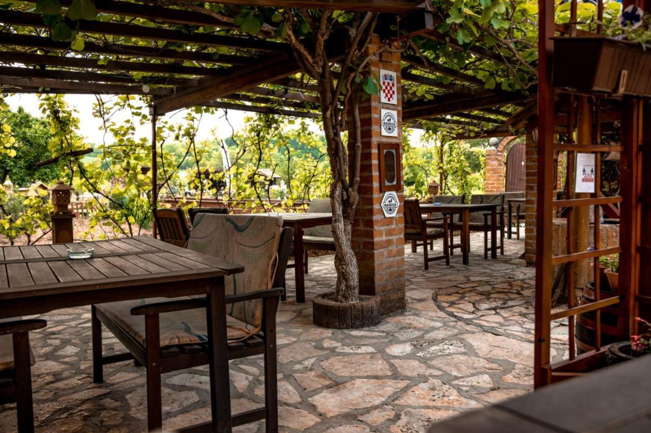 Nasice Restoran I Prenociste Egghus酒店 外观 照片